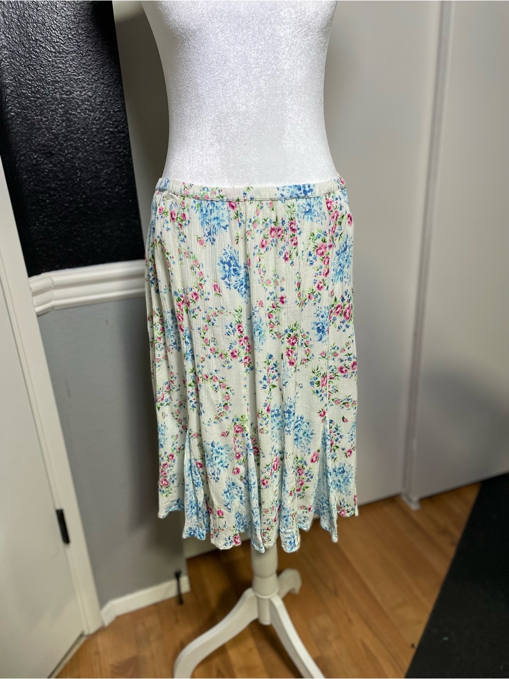Bila Floral Midi Skirt in Cream with Blue and Pink Flowers
